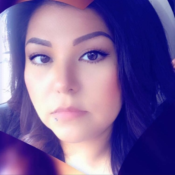 Meet your Posher, Kenna - Picture 1 of 1